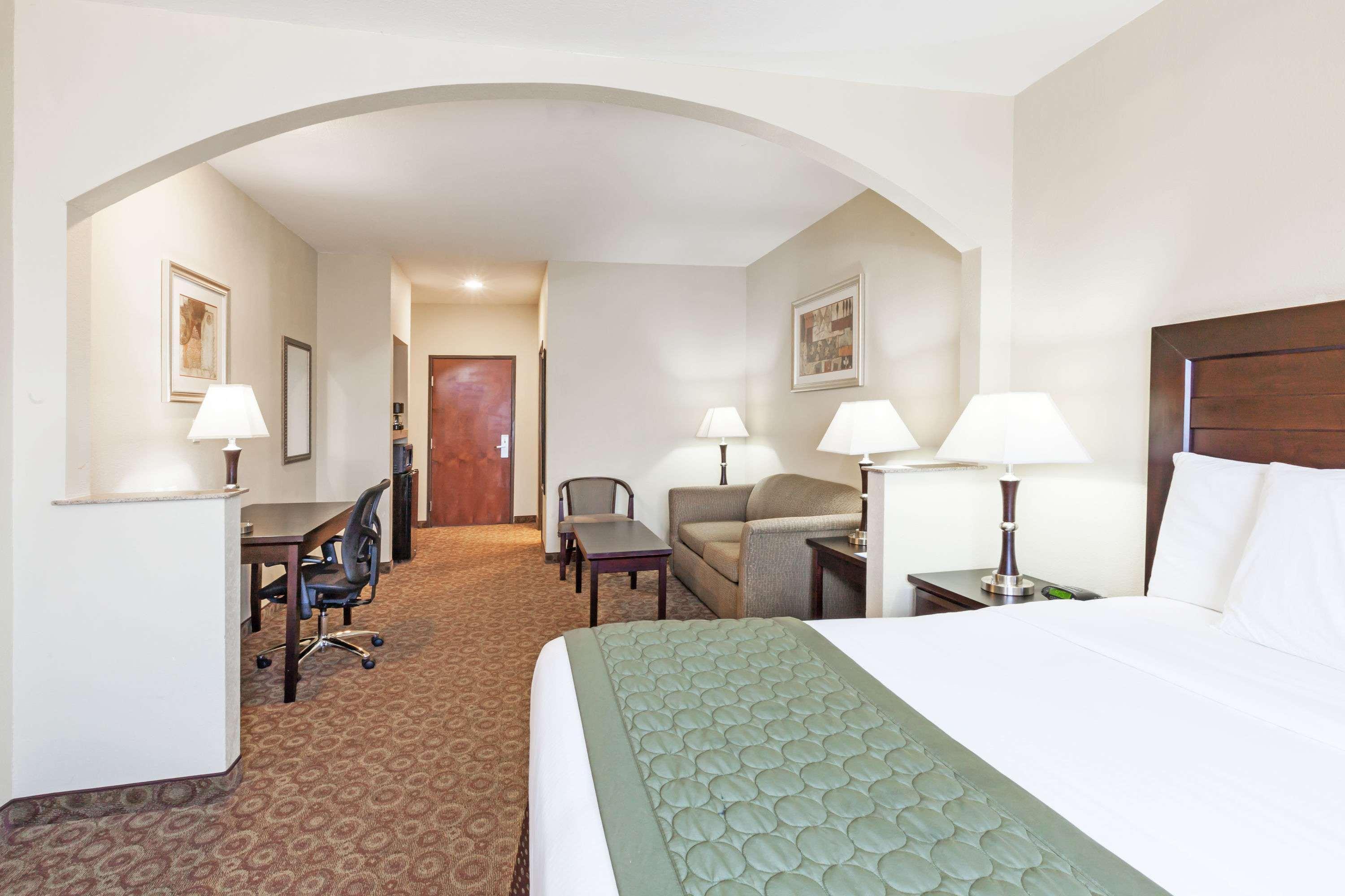 Hotel Baymont By Wyndham Tyler Exterior foto